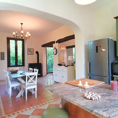 Casa de Férias Elegant With Private Garden In Castello *