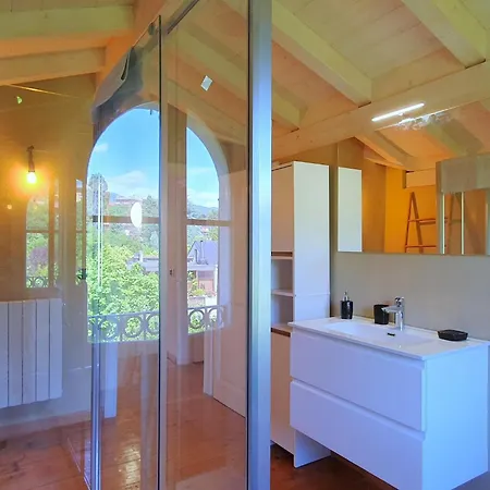 Elegant Villa With Private Garden In Castello