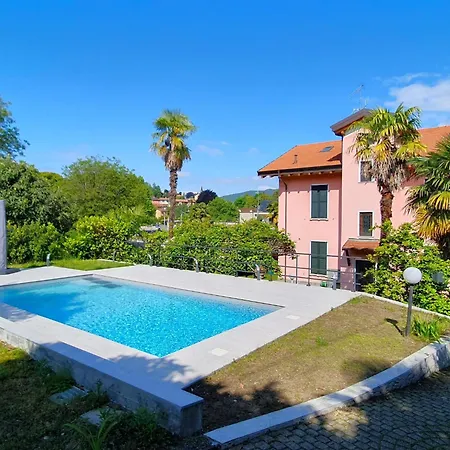 Elegant Villa With Private Garden In Castello Дом отдыха