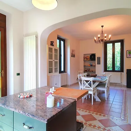 Casa de Férias Elegant With Private Garden In Castello