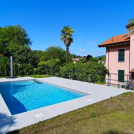 Сasa de vacaciones Elegant Villa With Private Garden In Castello